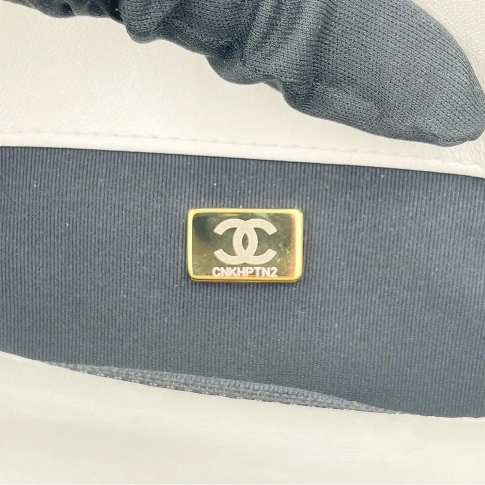 CHANEL 19 Large Flap Bag White Quilted Lambskin Mixed Metal Hardware - Picture 13 of 14